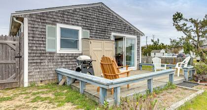 Walk to Beach & Pool! East End P-town Condo