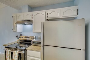 Interior - 2 Private Patios! Family Home in Corpus Christi (Corpus Christi)