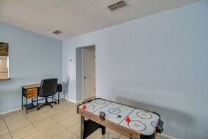 Interior - 2 Private Patios! Family Home in Corpus Christi (Corpus Christi)