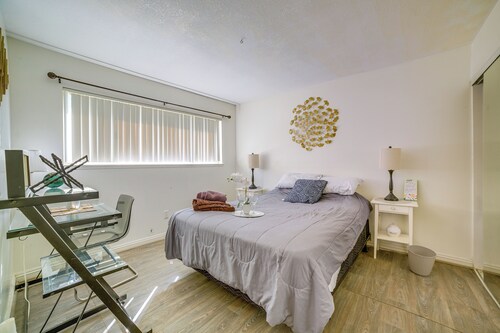 Family Gem w/ Pet-friendly Yard! 8 Mi to Riverside