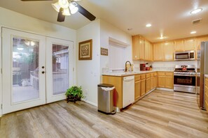 Interior - Family Home 5 Mi to Dtwn Riverside & Hospital! (Riverside)