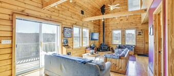 Family Friendly! Secluded Worcester Haven w/ Deck