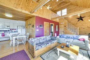 Interior - Family Friendly! Secluded Worcester Haven w/ Deck (Worcester)