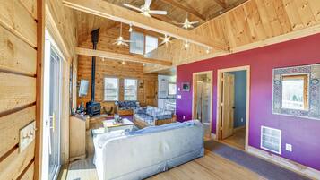 House (1 Bedroom) | Interior