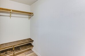 Interior - Home Office & Fire Pit! Stylish Lutz Townhouse (Lutz)