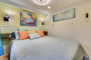 Interior - Lakefront Keystone Heights Studio w/ Dock Access (Keystone Heights)