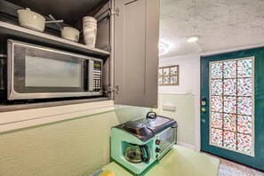 Interior - Lakefront Keystone Heights Studio w/ Dock Access (Keystone Heights)