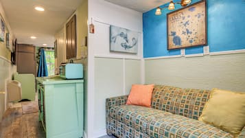 Apartment (0 Bedroom) | Interior
