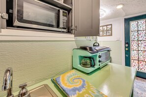 Interior - Lakefront Keystone Heights Studio w/ Dock Access (Keystone Heights)