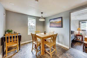 Interior - Walk to Park, Trails & Pub! Palmer Lake Cottage (Palmer Lake)