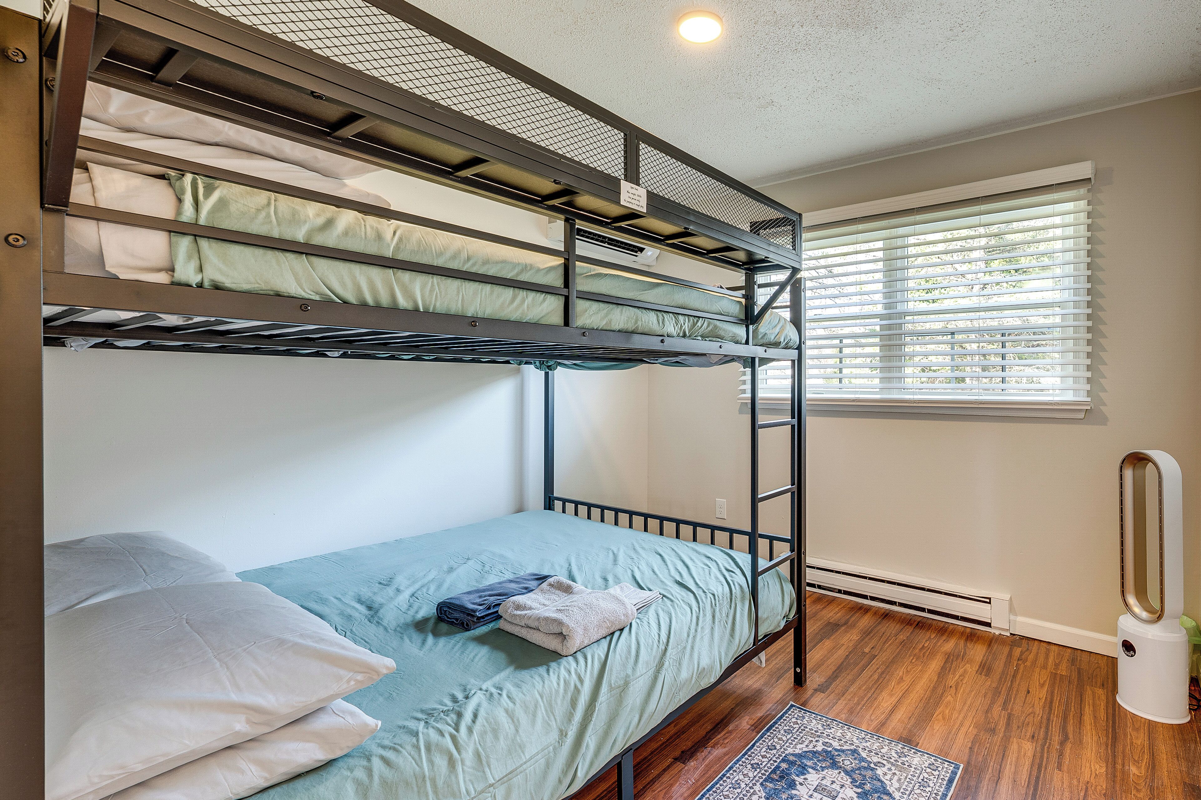 House (4 Bedrooms) | Interior