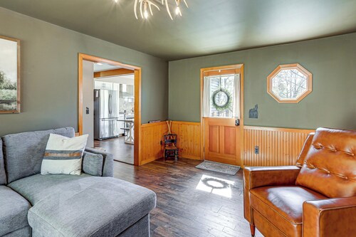 3 Mi to Lake George & Village: Family Home w/ Deck