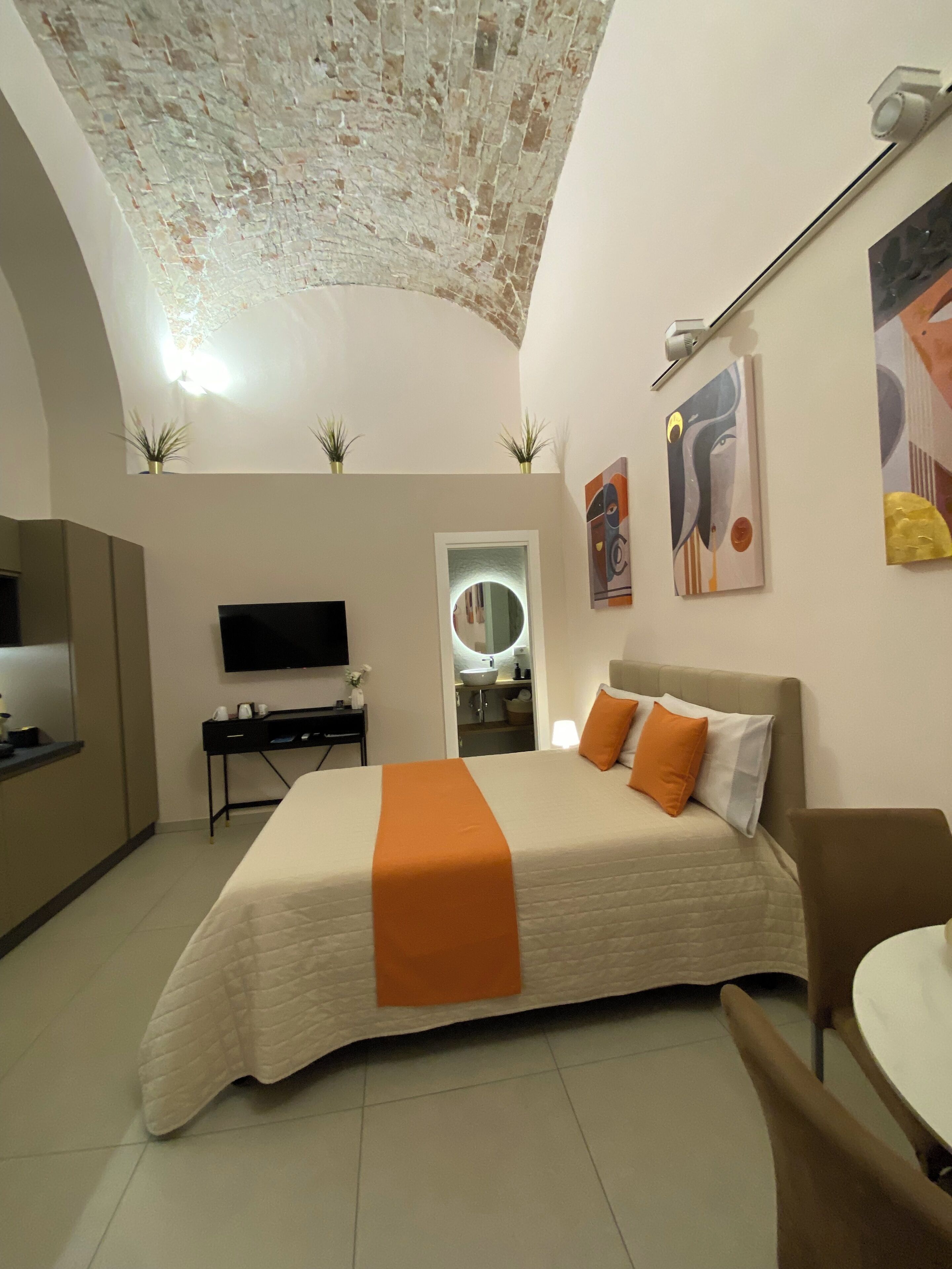 1 chambre, fer et planche à repasser, accès au Wi-Fi (inclus)