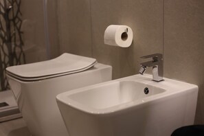 Bathroom - Vrbo Property (Napoli)