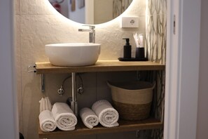 Bathroom - Vrbo Property (Napoli)