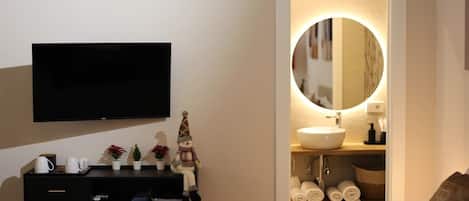 1 Schlafzimmer, BĂŒgeleisen/BĂŒgelbrett, kostenloses WLAN, BettwĂ€sche