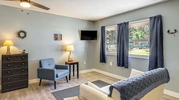 Apartment (0 Bedroom) | Interior