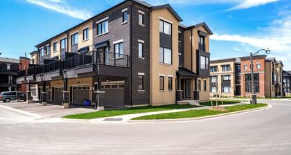 Modern 1 Bedroom Oakville Suite âą Parking âą Private âą Pets Allowed