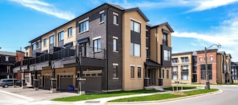 Modern 1 Bedroom Oakville Suite • Parking • Private • Pets Allowed