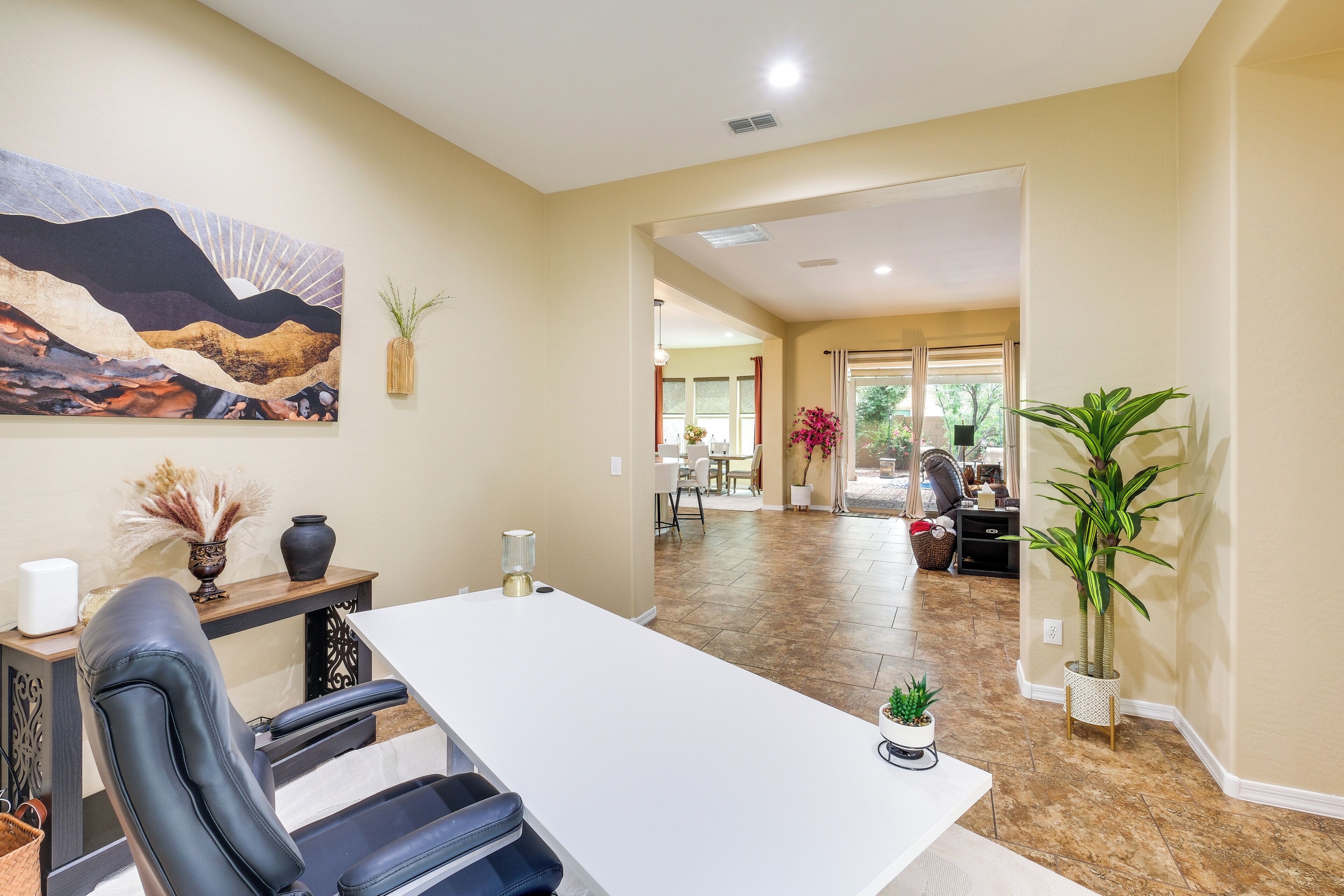 المنشأة من الداخل