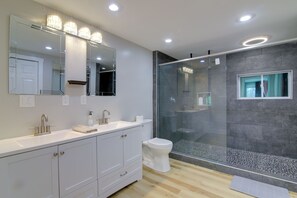 House (Multiple Bedrooms) | Interior - Huge 3-unit Commerce Estate Near ATL Dragway! (Commerce)