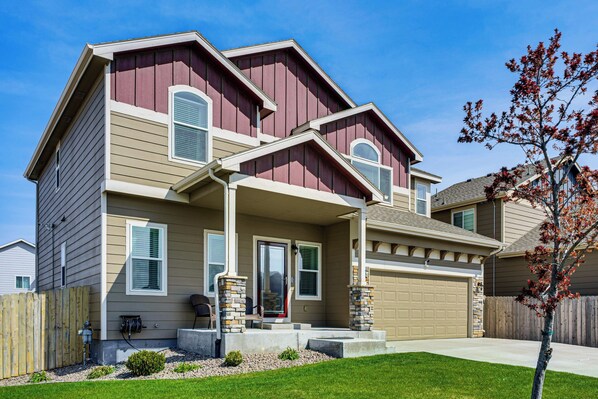 House (4 Bedrooms) | Interior - Explore The Springs! Spacious Home w/ Patio & Yard (Colorado Springs)