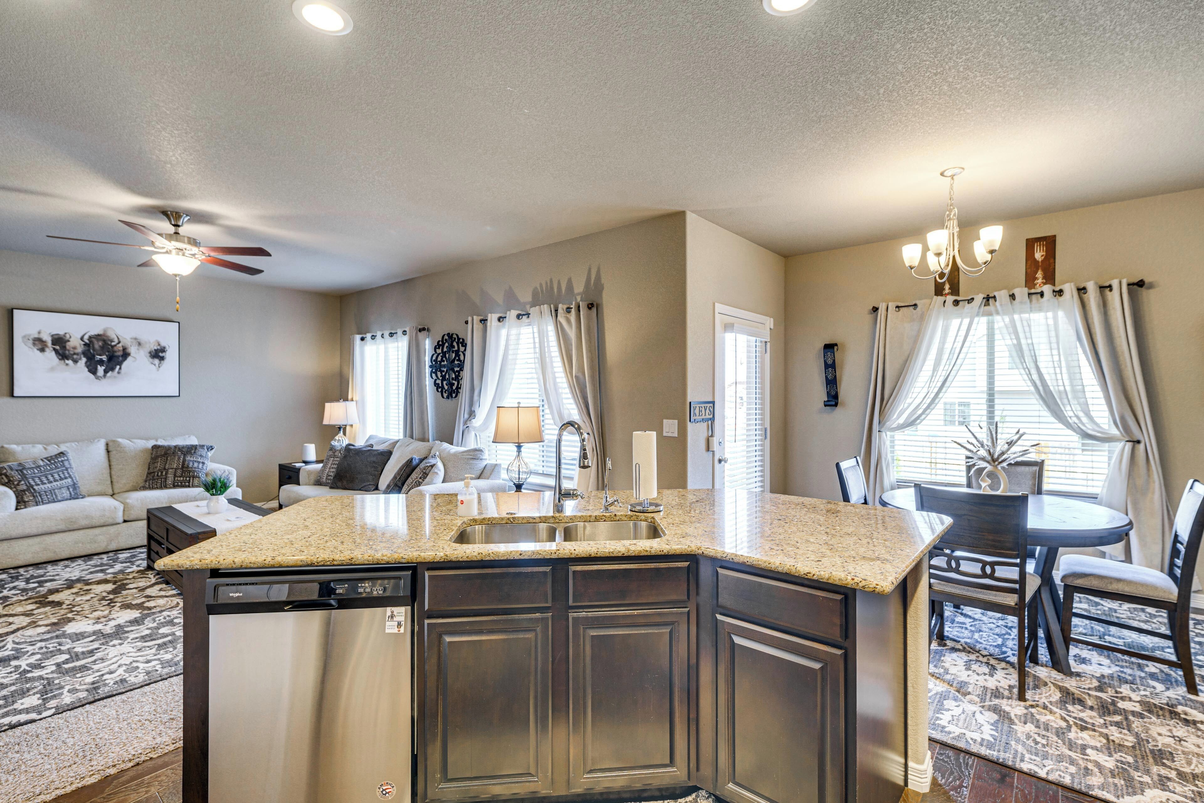 House (4 Bedrooms) | Interior