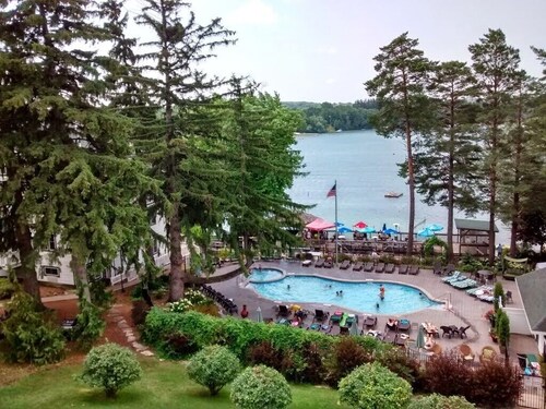 Condo in the heart of Elkhart Lake with Private Pool and Beach access!