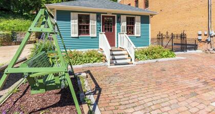 Harvest & Hearth Luxe Galena Cottage
