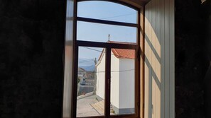 Suite estudio Deluxe, patio, vista a la montaña | Interior