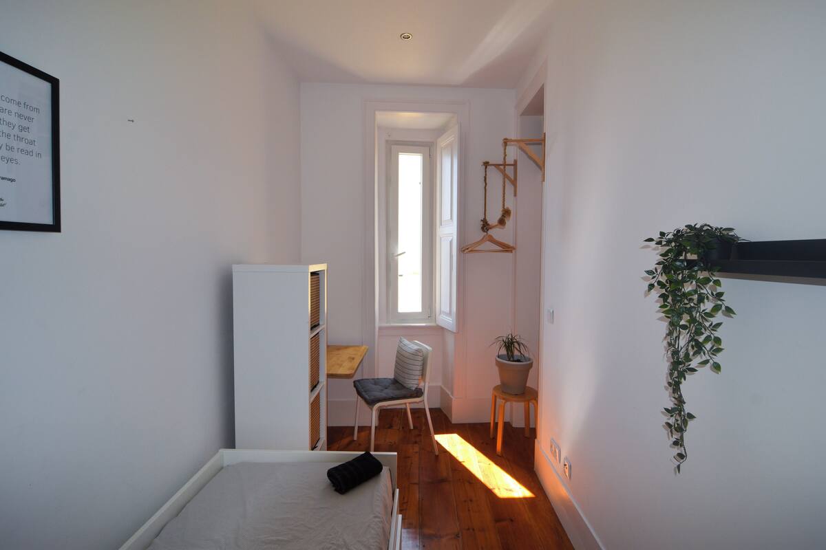 Classic Single Room | Desk, free WiFi