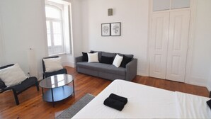 Dobbeltrom – comfort, 1 queensize-seng | Skrivebord, wi-fi (inkludert) og sengetøy
