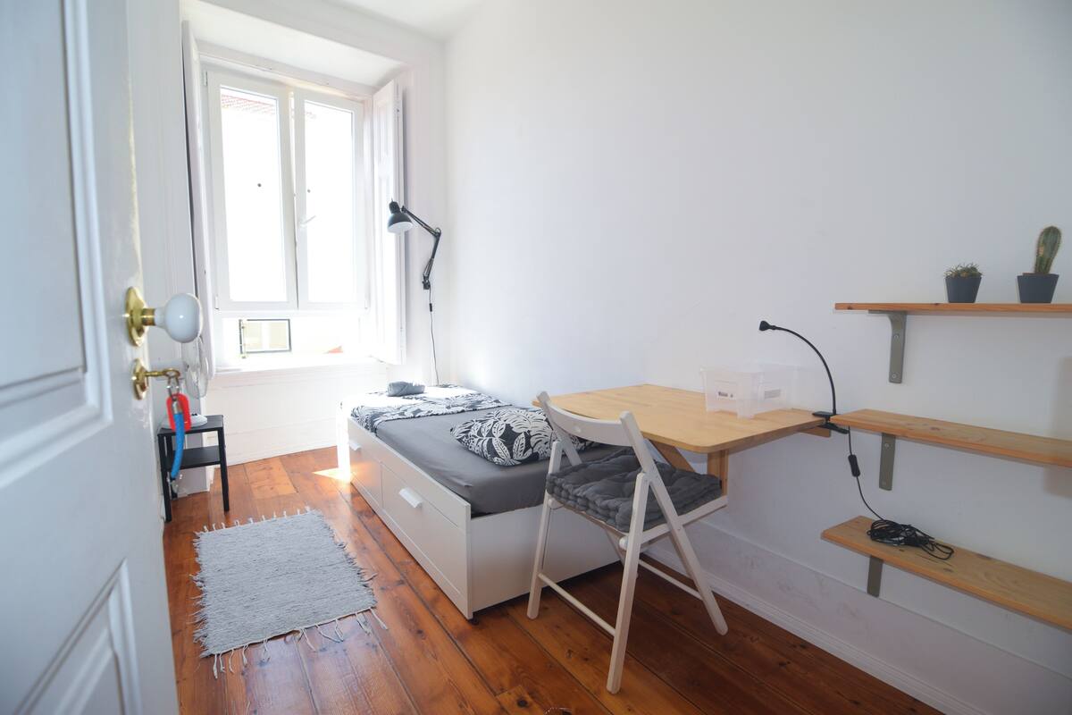 Classic Single Room | Desk, free WiFi