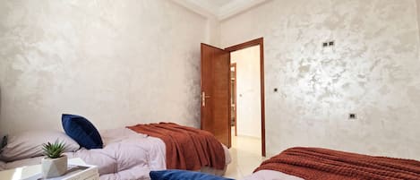 Iron/ironing board, WiFi, bed sheets