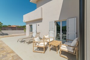 Terrace/patio - 'Blu con Patio' Apartment with Private Terrace, 3 Minutes from Budoni Beach (Budoni)