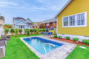 Pool - Upgraded dog-friendly home 1.5 blocks to beach with lovely backyard & pool (Rehoboth Beach)