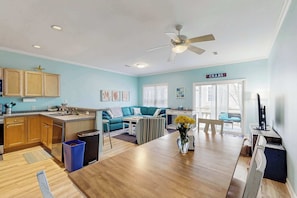 Interior - Inviting, dog-friendly townhouse with on-site pool, washer/dryer (Rehoboth Beach)