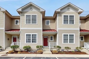 Exterior - Inviting, dog-friendly townhouse with on-site pool, washer/dryer (Rehoboth Beach)