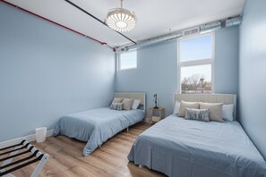 WiFi, bed sheets - Modern Luxury 2BR Near Downtown Chicago - Sleeps 6 & Designer Stay (Westchester)