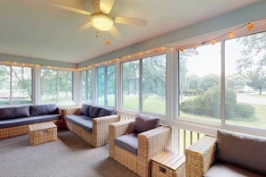 TV, offices - The Plantations condo w/shared tennis court, balcony, WIFI (Lewes)