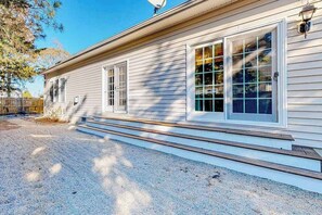Exterior detail - Dog-friendly Breezewood home with firepit, washer/dryer, fireplace, WiFi, & AC (Rehoboth Beach)