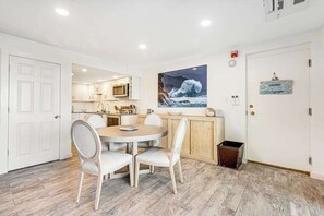 Dining - Renovated Rehoboth Beach condo with ocean-view balcony - walk to beach (Rehoboth Beach)