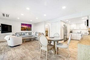 TV, offices - Renovated Rehoboth Beach condo with ocean-view balcony - walk to beach (Rehoboth Beach)