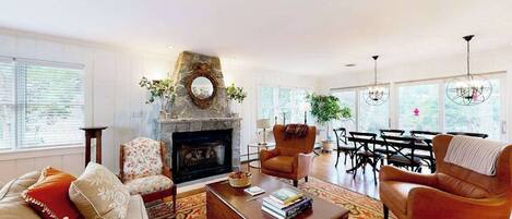 TV, fireplace, offices