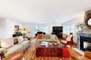 TV, fireplace, offices - Town of Rehoboth Beach dog-friendly home with fireplace & W/D - walk everywhere (Rehoboth Beach)