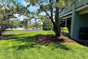 Property grounds - Spring Lake dog-friendly gem with private patio, fireplace, W/D, shared pool, (Rehoboth Beach)
