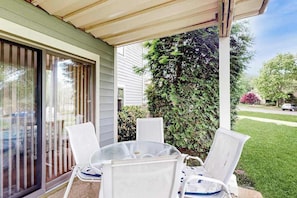 Outdoor dining - Spring Lake dog-friendly gem with private patio, fireplace, W/D, shared pool, (Rehoboth Beach)