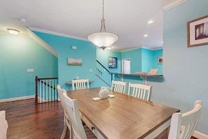 Dining - Rehoboth Crossing Townhouse: Pool, AC and minutes from downtown Rehoboth Beach (Rehoboth Beach)