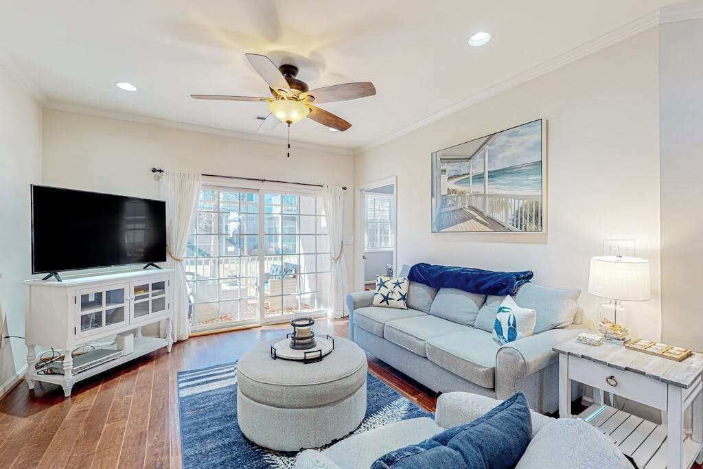 The Tides - Relaxing Stay With A Patio And Grill - Pool & Easy Beach Access - Dewey Beach, DE