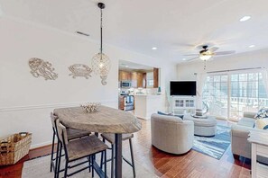 Interior - The Tides - Relaxing stay with a patio and grill - pool & easy beach access (Rehoboth Beach)